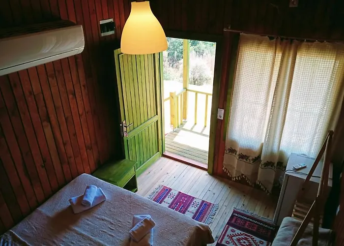 Lindos Garden Butik מלון